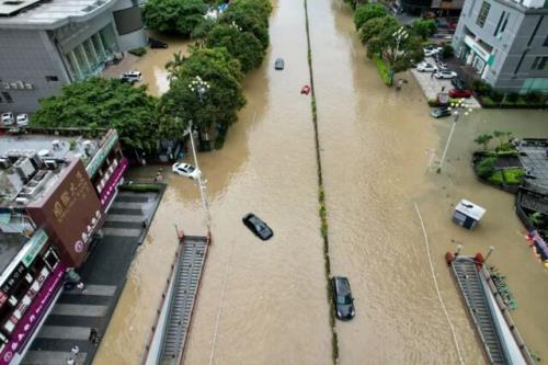 شمار قربانیان سیل و توفان در چین به 36 تن رسید