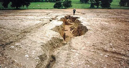 فرسایش خاک با شدت 16 تن در هکتار تشکیل چرخه معیوب با کم آبی