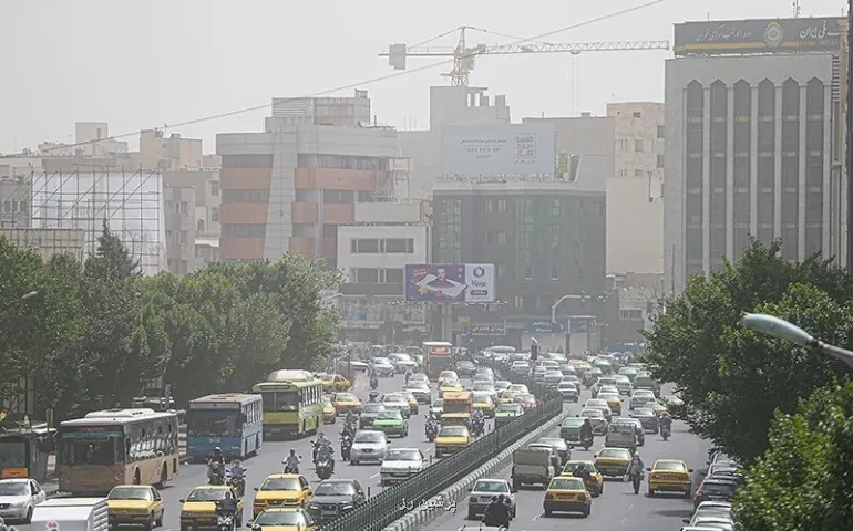 هوای تهران امروز هشتم آبان در مرز آلودگی