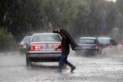 سواحل غربی دریای خزر و ارتفاعات البرز مركزی بارانی است